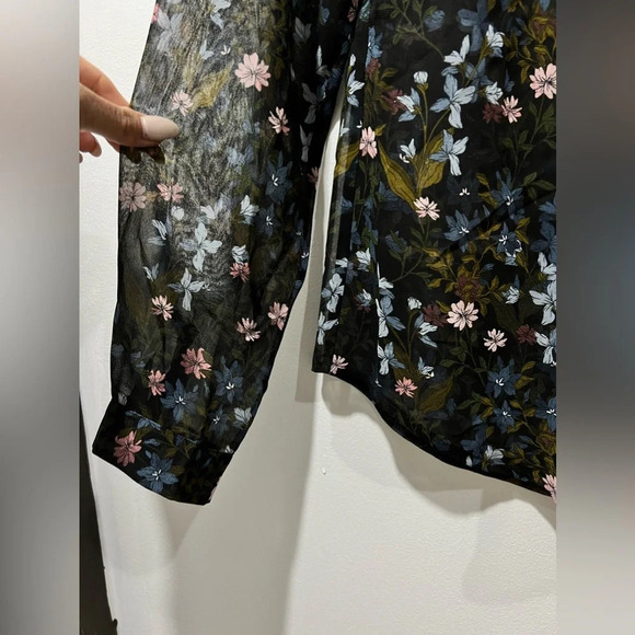 Floral Lace Shirt Size Small - Picture 4 of 7